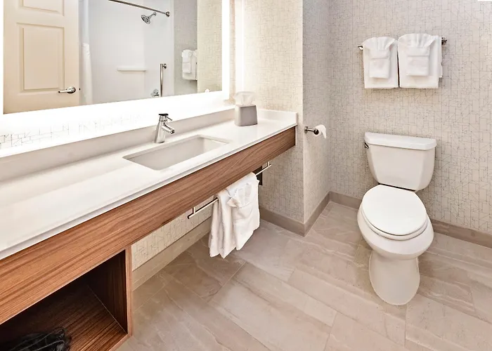 Отель Express & Zurich-barrington By Ihg Lake Zurich
