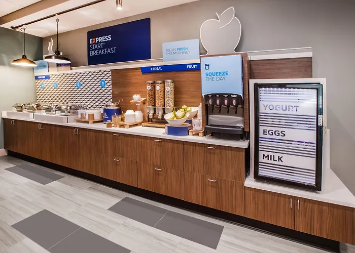 Отель Express & Zurich-barrington By Ihg