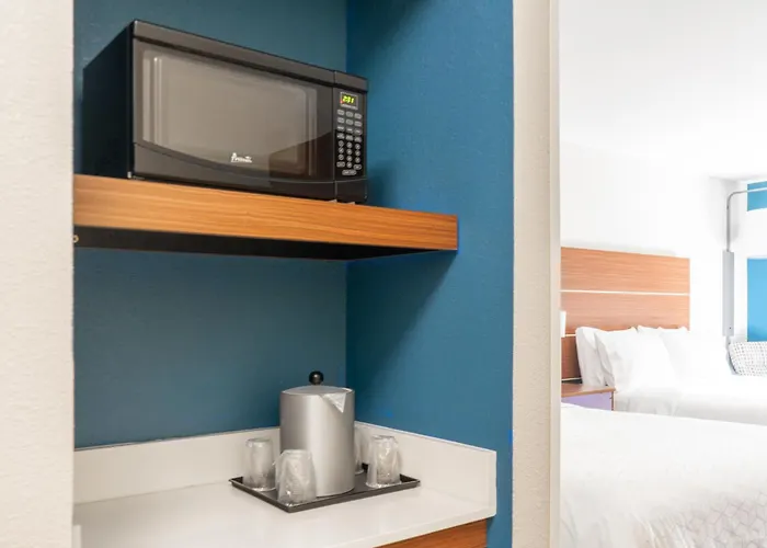 Отель Express & Zurich-barrington By Ihg
