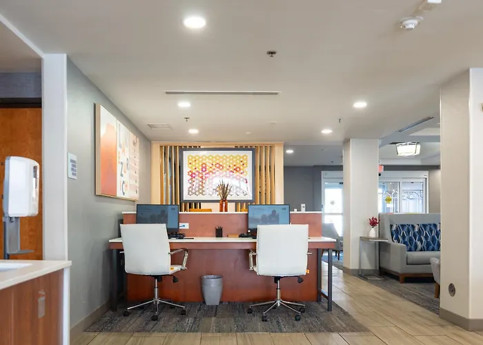 Отель Express & Zurich-barrington By Ihg