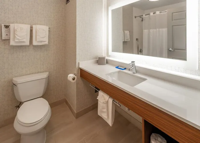 Express & Zurich-barrington By Ihg Отель