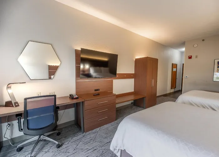 Express & Zurich-barrington By Ihg Отель 2*