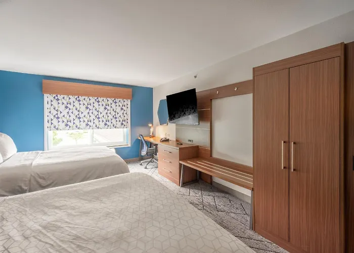 Отель Express & Zurich-barrington By Ihg Lake Zurich