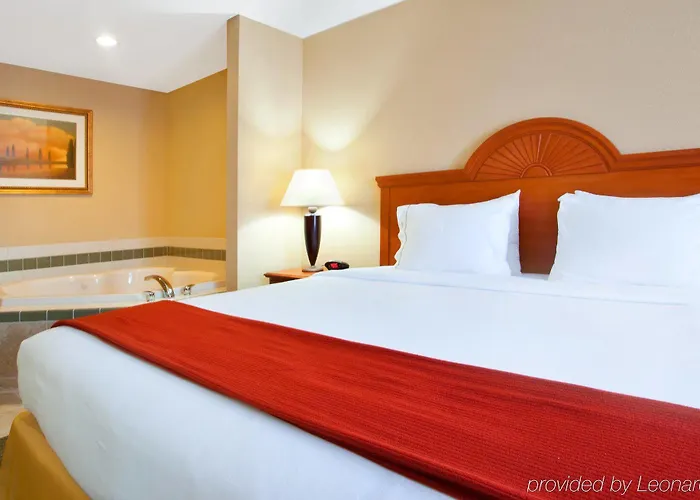 Express & Zurich-barrington By Ihg 2*