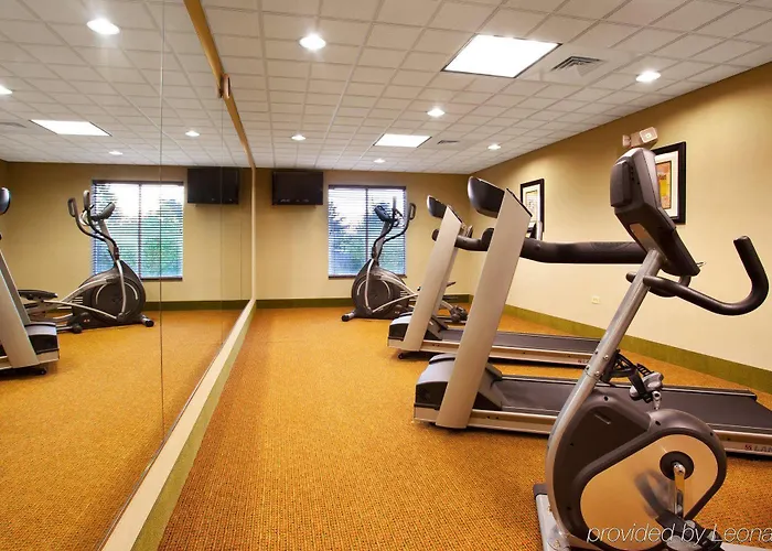 Отель Express & Zurich-barrington By Ihg Lake Zurich